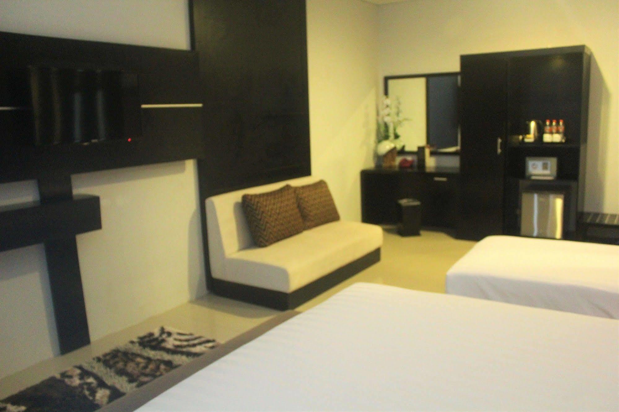 Prima Sr Hotel & Convention Yogyakarta Sleman  Exterior photo