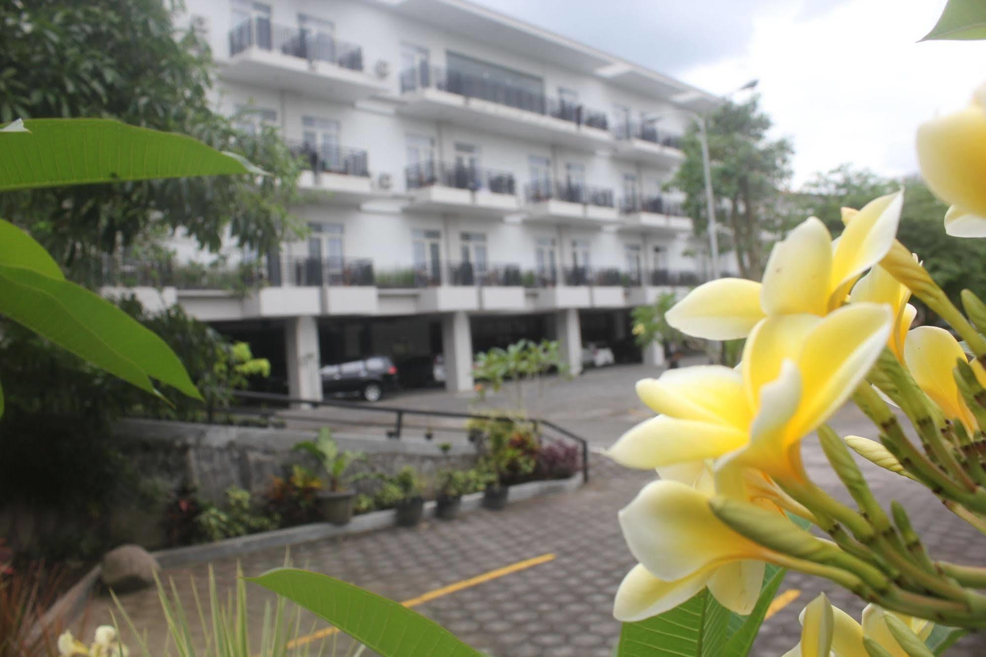 Prima Sr Hotel & Convention Yogyakarta Sleman  Exterior photo
