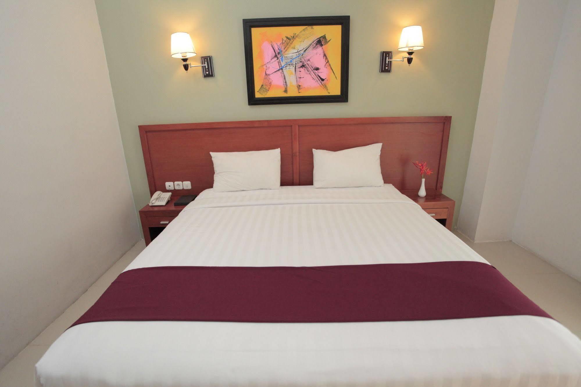 Prima Sr Hotel & Convention Yogyakarta Sleman  Exterior photo
